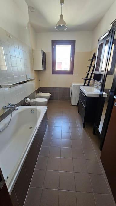 13th Floor, Garage Gratis, Metro M5 A 200mt, Giardino Giochi, Bicocca Apartment Mailand