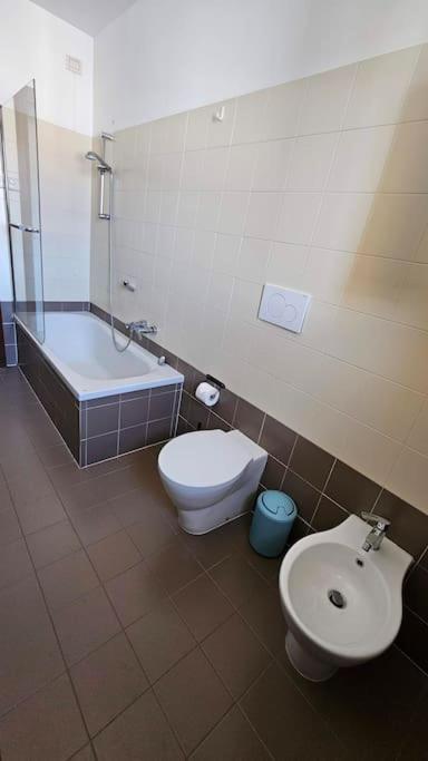 Apartment 13th Floor, Garage Gratis, Metro M5 A 200mt, Giardino Giochi, Bicocca Mailand