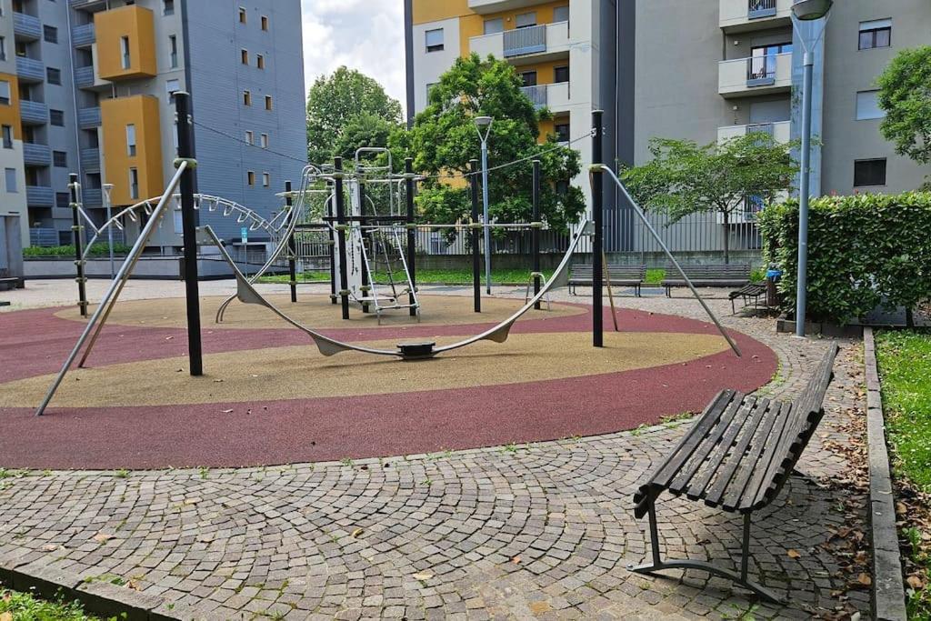 13th Floor, Garage Gratis, Metro M5 A 200mt, Giardino Giochi, Bicocca Apartment *